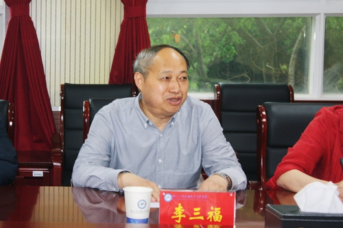 db387cc3a33c9cf8be9efe3d00293a0